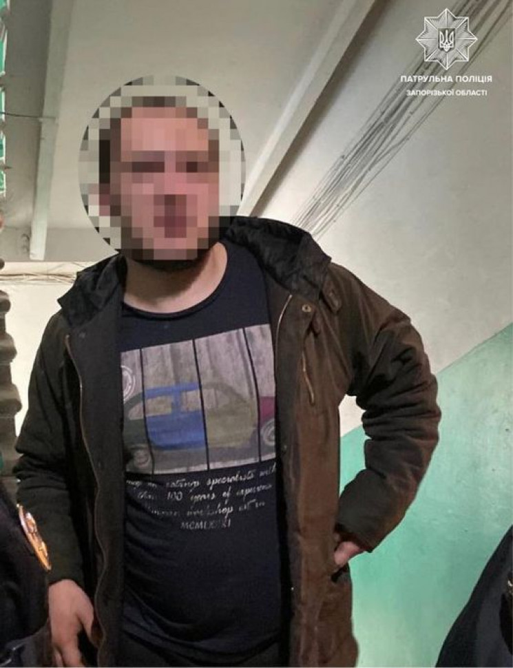 В Запорожье мужчина "подрезал" прохожего… dqxikeidqxidqrant