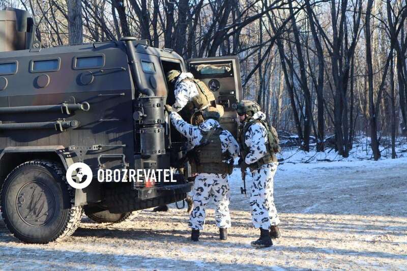 В частности, бойцы установили мобильные блокпосты