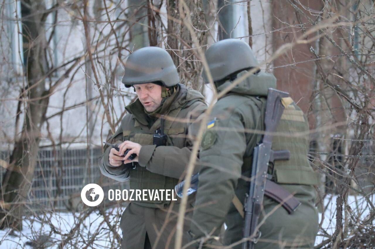 И начали эвакуацию "мирного населения"