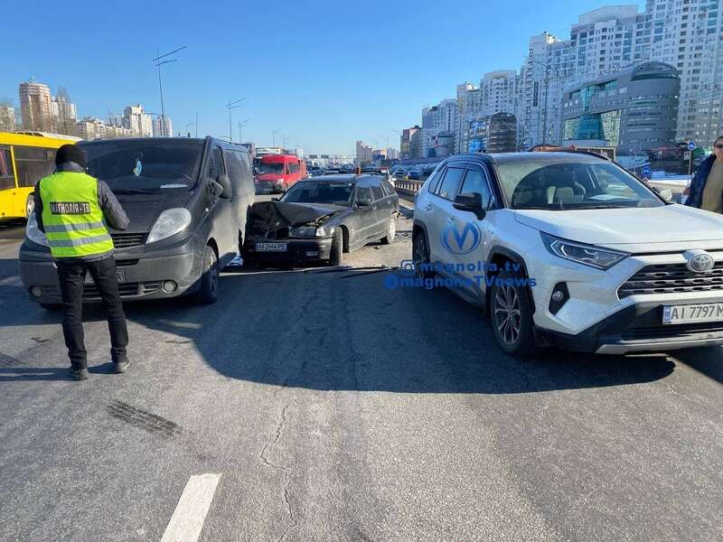 Авария произошла в Дарницком районе. dqxikeidqxidqeant