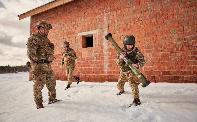 Украинские военные учатся воевать американским "уничтожителем бункеров" – фото dqxikeidqxidqrant