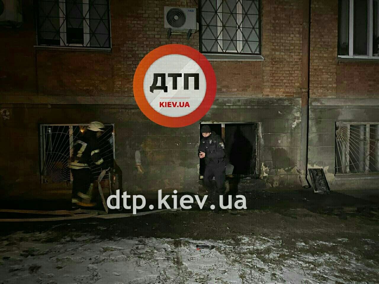 Очевидцы предполагают умышленный поджог квартиры dqxikeidqxidqeant