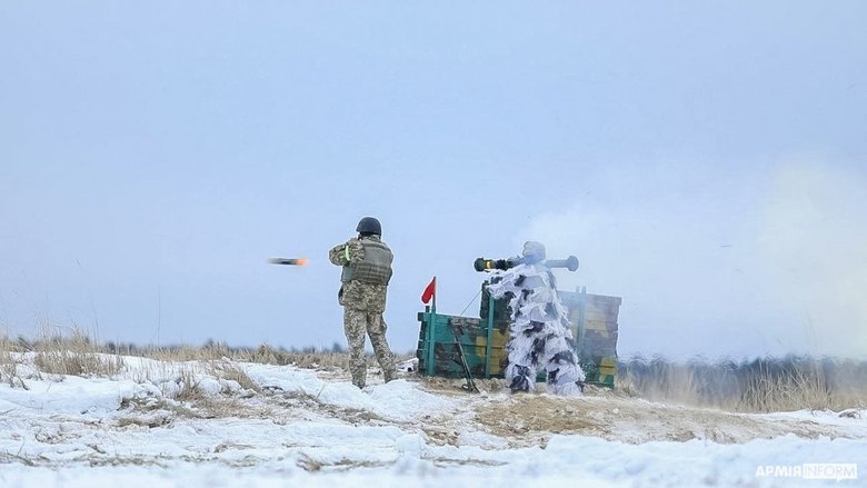 Украинские военнослужащие тренировались использовать американские гранатометы М141 05