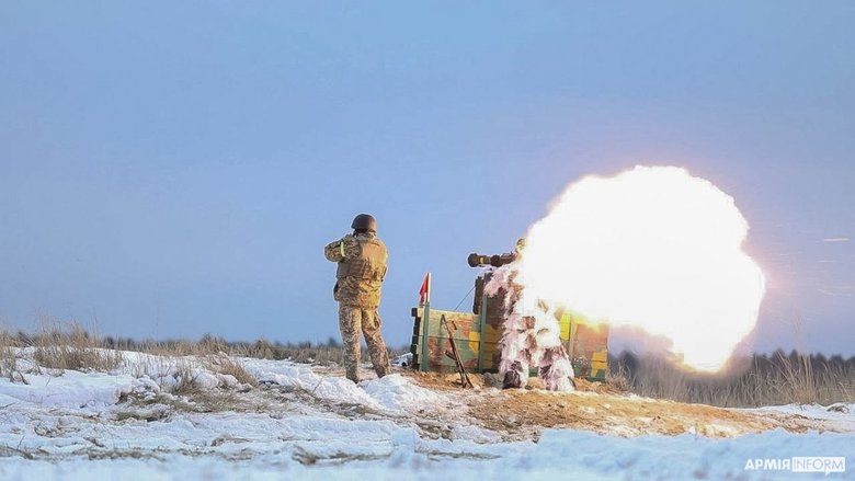 Украинские военнослужащие тренировались использовать американские гранатометы М141 06