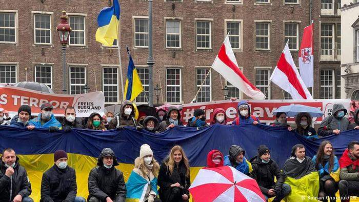 Сотні людей вийшли на акції на підтримку України в різних містах Німеччини dqxikeidqxidqeant