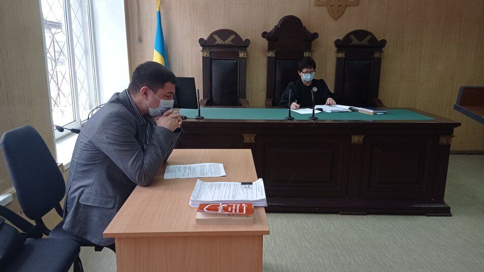 Суд отправил Анатолия Суркова под стражу на два месяца. dqxikeidqxidqrant