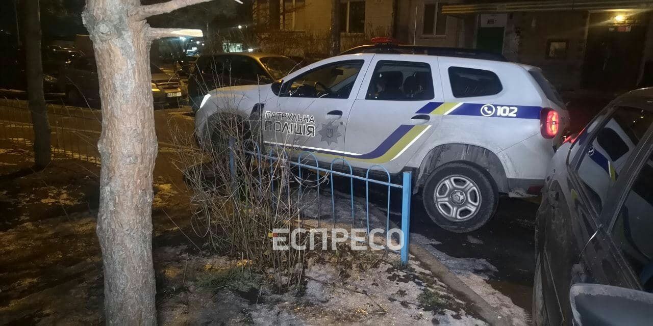 На месте происшествия работали криминалисты.