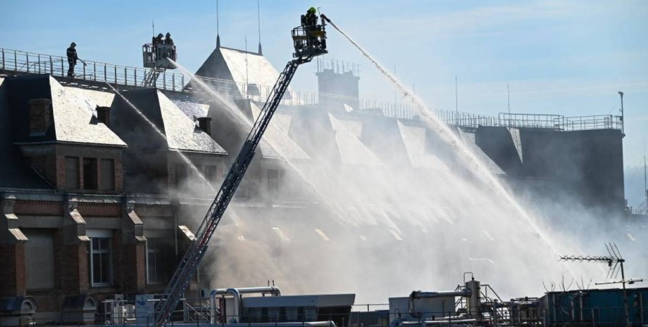 Пожар в Банке Франции, пожар, банк, типография, пожарные, огонь dqxikeidqxidqeant