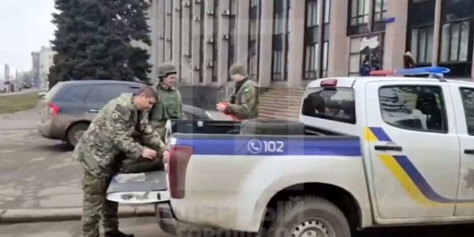 В Кривом Роге под зданием горсовета прогремел взрыв. Фото, видео и все подробности dqxikeidqxidqrant