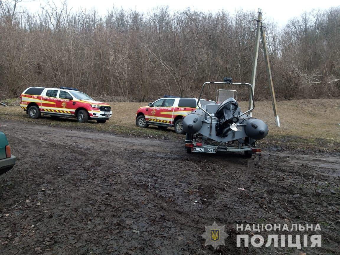 Полиция призвала соблюдать правила поведения на льду