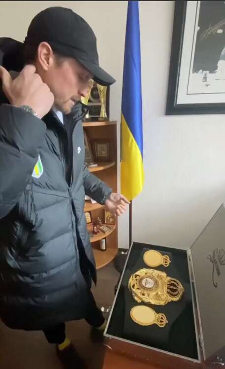 Усик победил Джошуа единогласным решением судей. dqxikeidqxidqrant