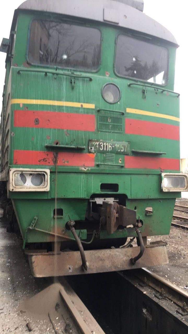 Під обстріл бойовиків потрапила й залізнична станція dqxikeidqxidqrant