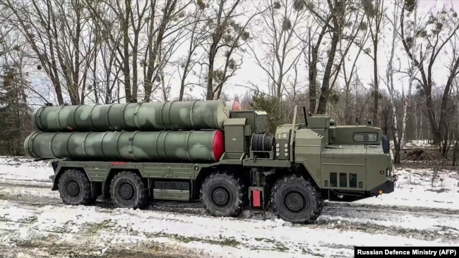 Российский ЗРК S-400 на учениях в Беларуси dqxikeidqxidqeant