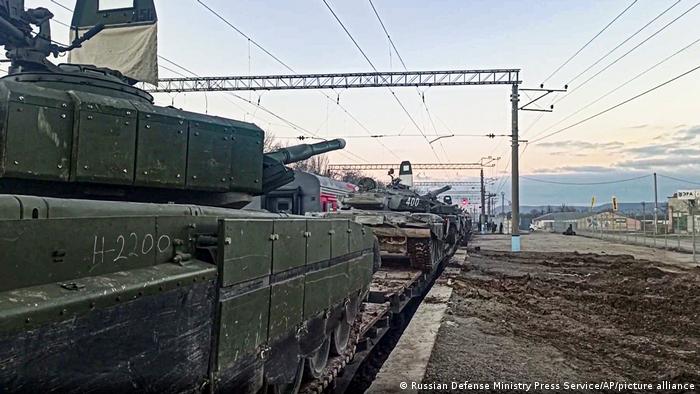 Кадры Минобороны РФ, демонстрирующие отвод войск с территории вблизи украинской границы dqxikeidqxiqdzant