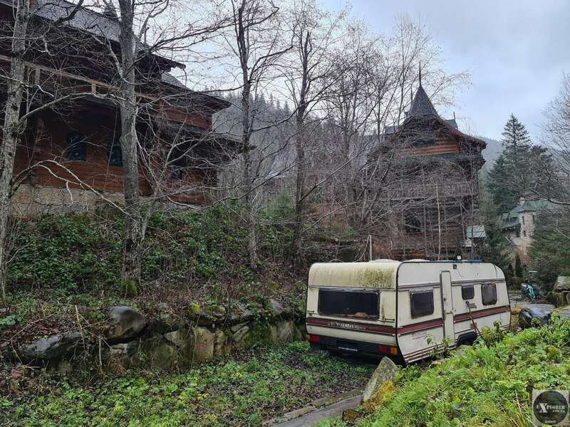 В Карпатах нашли заброшенную дачу Ющенко: как она выглядит сейчас (фото)