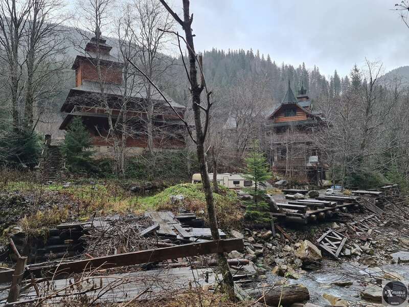 В Карпатах нашли заброшенную дачу Ющенко: как она выглядит сейчас (фото)