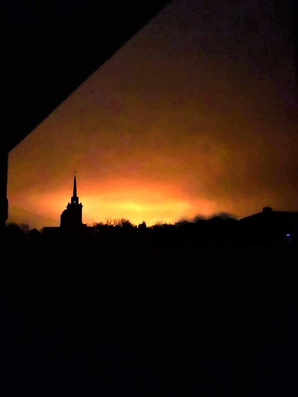 У Харкові снаряди могли влучити у танкове училище / Оперативний ЗСУ У Харкові снаряди могли влучити у танкове училище / Оперативний ЗСУ dqxikeidqxidqeant