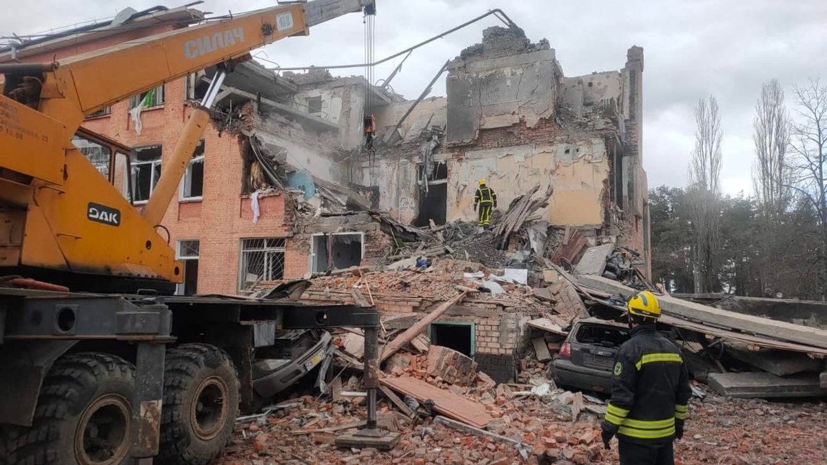 В Чернигове из-за завалов до сих пор не нашли людей