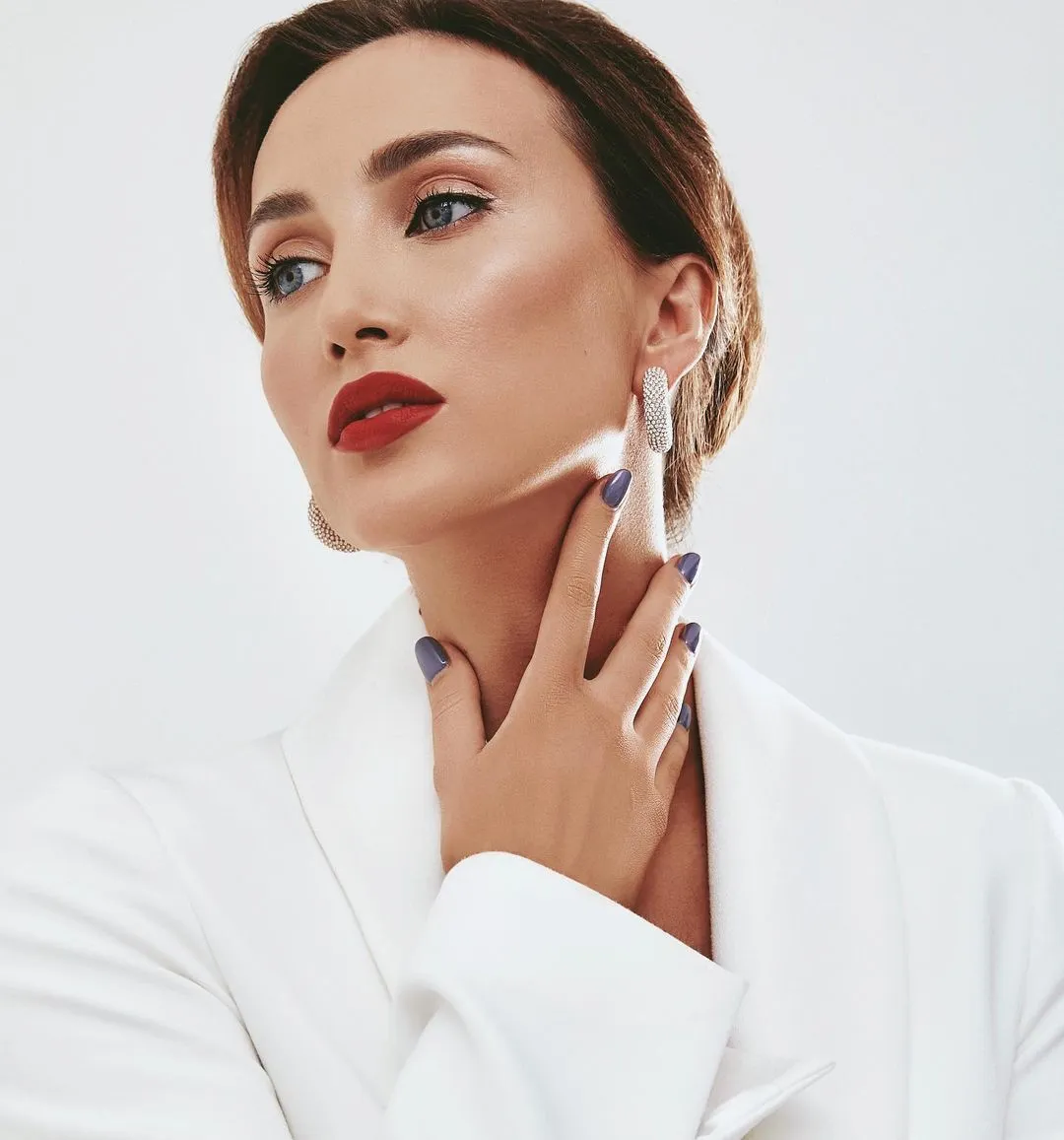 Анна Ризатдинова в белом.