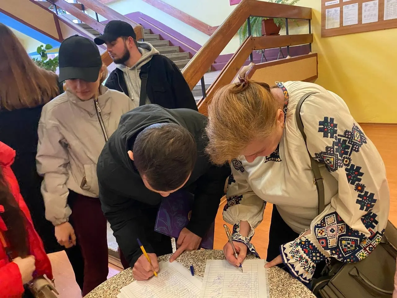 Искренне надеемся, что Вы хотите войти в историю, как люди, которые сделали все возможное