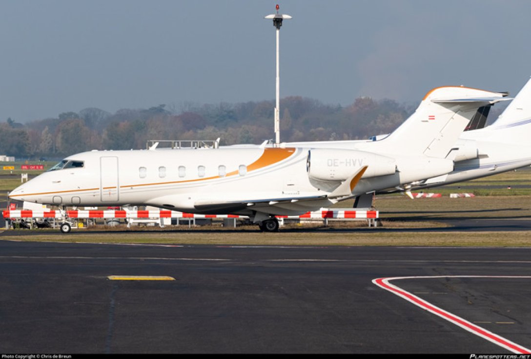 Новинский, олигарх, Украина, эвакуация, самолет