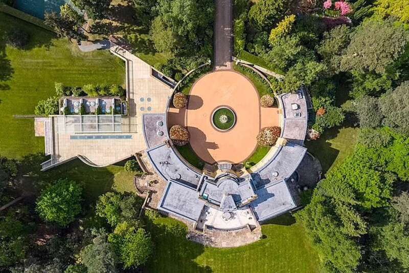 олег дерипаска, российский олигарх, российский миллиардер, арестованное имущество, имение в британии