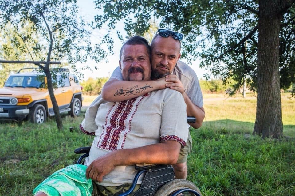 Застрелили прямо в инвалидной коляске: оккупанты убили известного волонтера, который прошел плен "ЛНР"