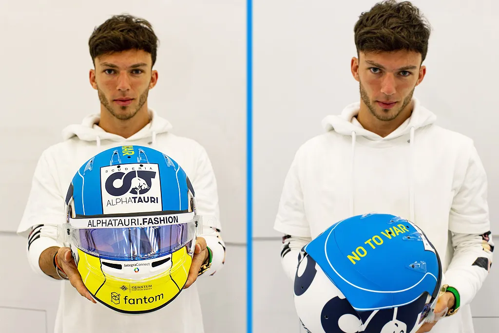 Пьер Гасли и его шлем