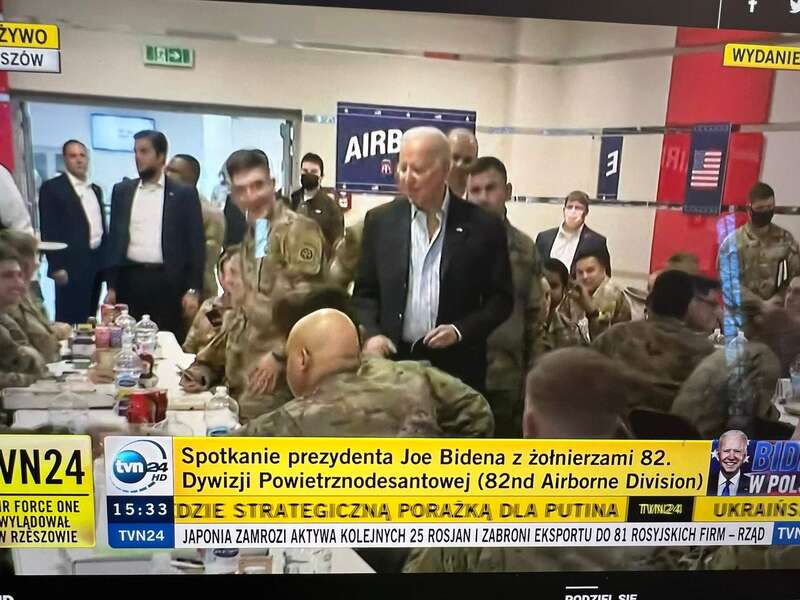 Байден зустрівся з військовими dqxikeidqxidqeant