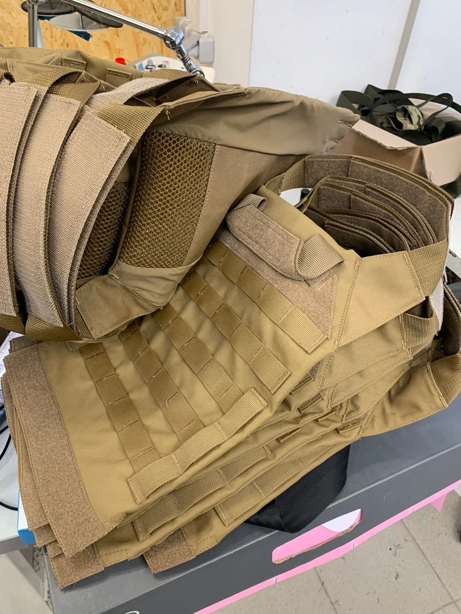 Для обороны Украины нужны швеи. Срочно