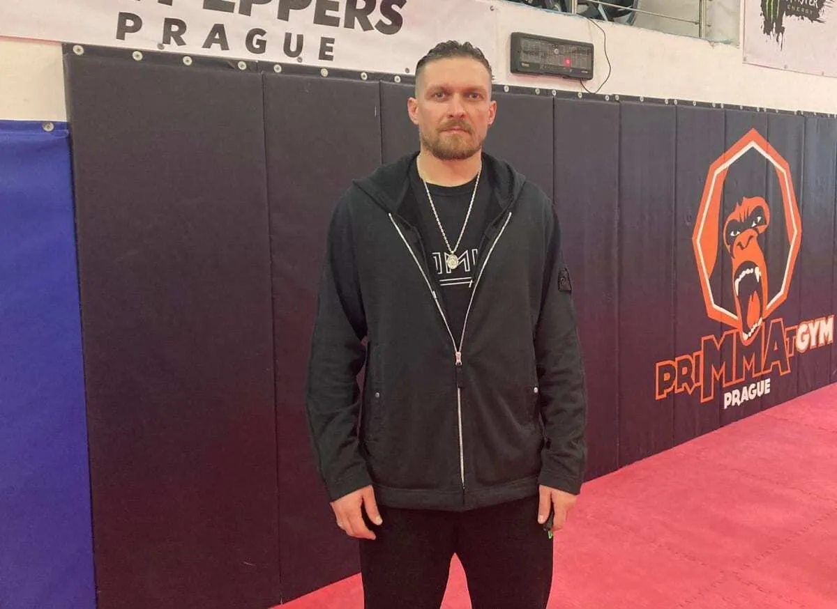 Александр Усик в Праге. dqxikeidqxidqeant