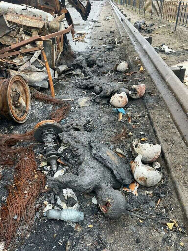 Разорванные и обгоревшие трупы российского СОБРа из Кемерово в Гостомеле 01 dqxikeidqxidqrant