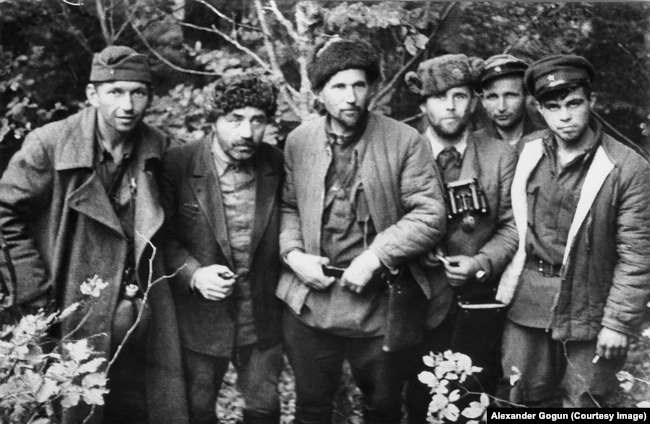    .  :   (     1943 .),   ( ),   (    1943 .), .  (    ), .  ( ),   ( )