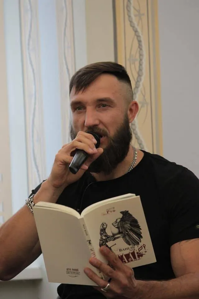 У писателя остались двое детей и жена. dqxikeidqxidqrant