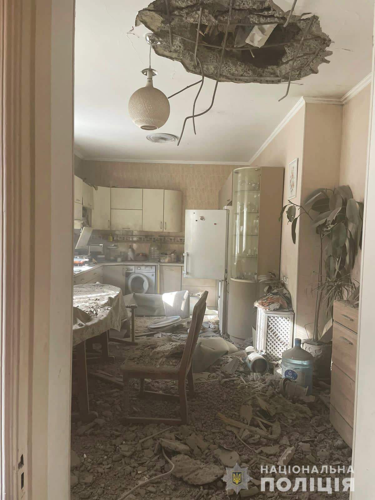 Наслідки обстрілів у Миколаєві dqxikeidqxidqeant