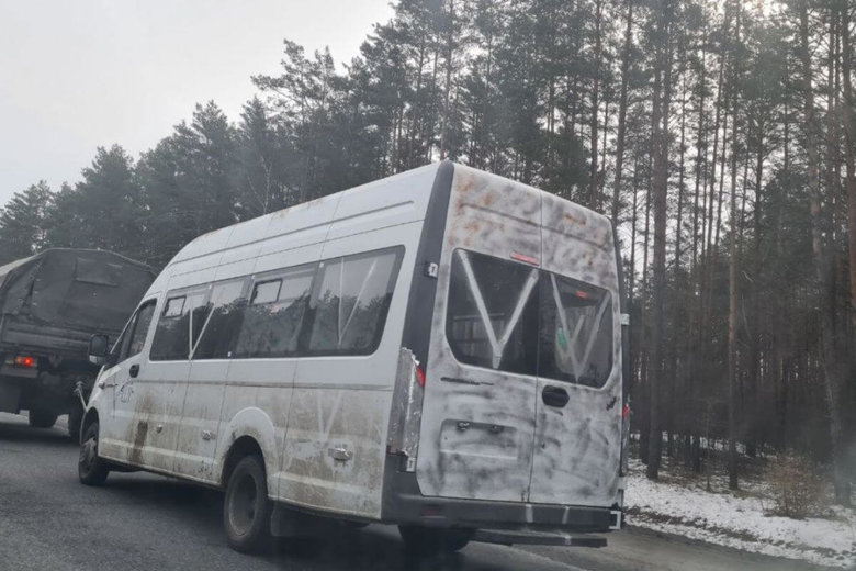 Российские захватчики вывозят из Беларуси угнанные в Украине авто 03