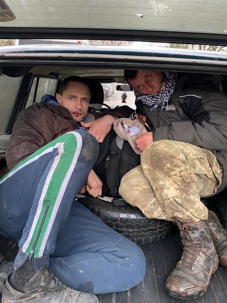 Двух мародеров задержали в Чернигове 01 dqxikeidqxidqrant