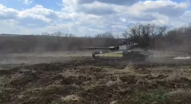 ВСУ захватили у врага трофейный танк dqxikeidqxidqrant