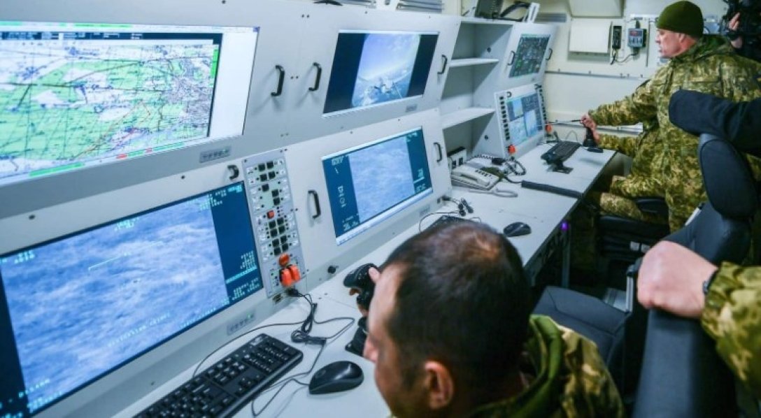 Bayraktar, Bayraktar TB2, управление Bayraktar TB2 dqxikeidqxidqrant