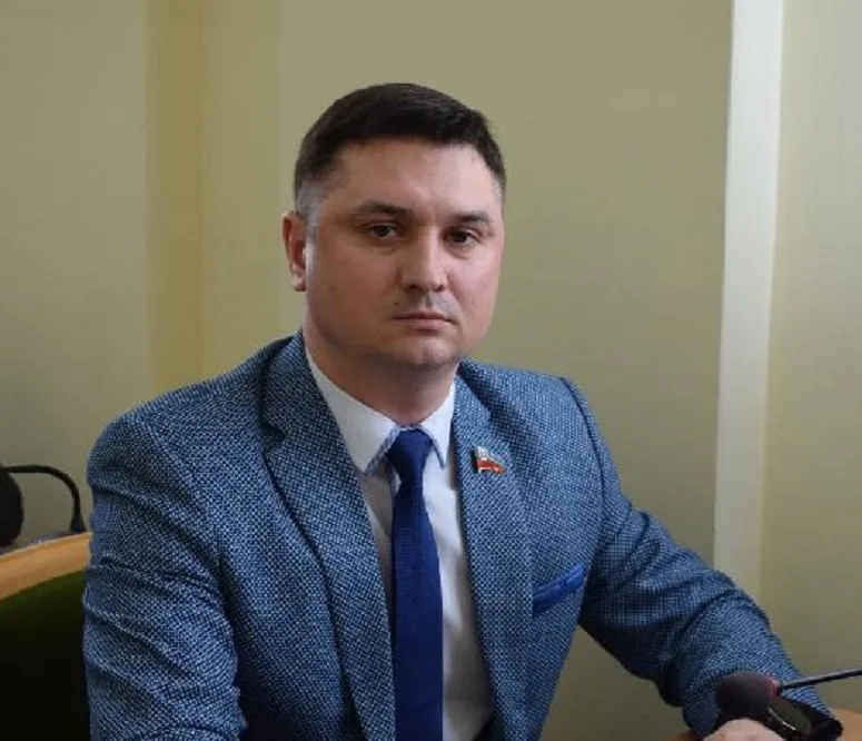 Максим Уваров dqxikeidqxidqeant