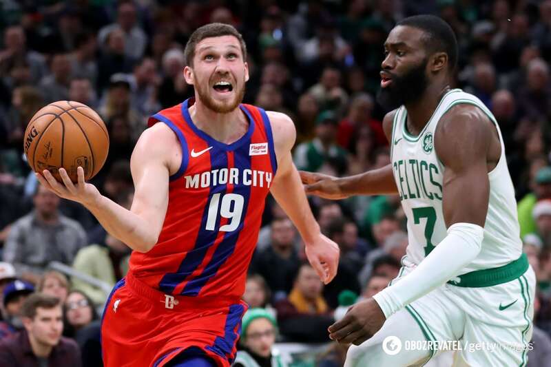 Святослав с мячом