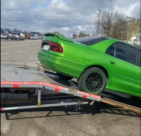 Машину нарушителя эвакуировали. dqxikeidqxidqrant