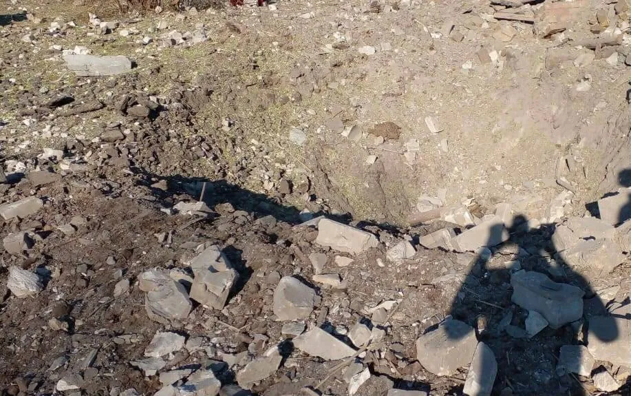 Воронка от российской ракеты dqxikeidqxidqrant