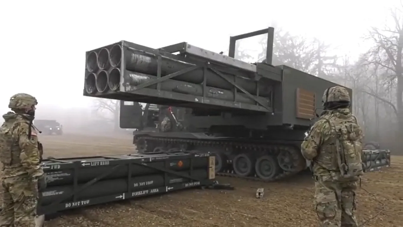 Американская реактивная система залпового огня M270 MLRS