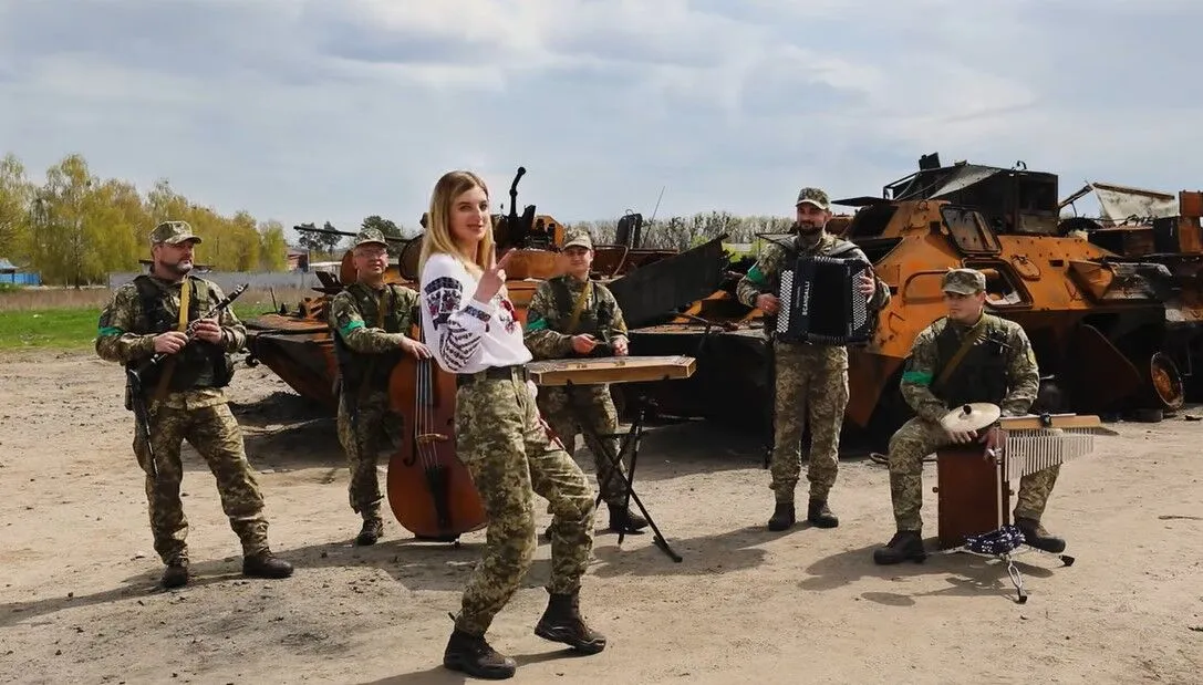 Заслужений академічний Зразково-показовий оркестр ЗСУ та його солістка Світлана Реднич dqxikeidqxidqrant