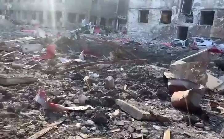 Руины на месте комбината. dqxikeidqxidqrant