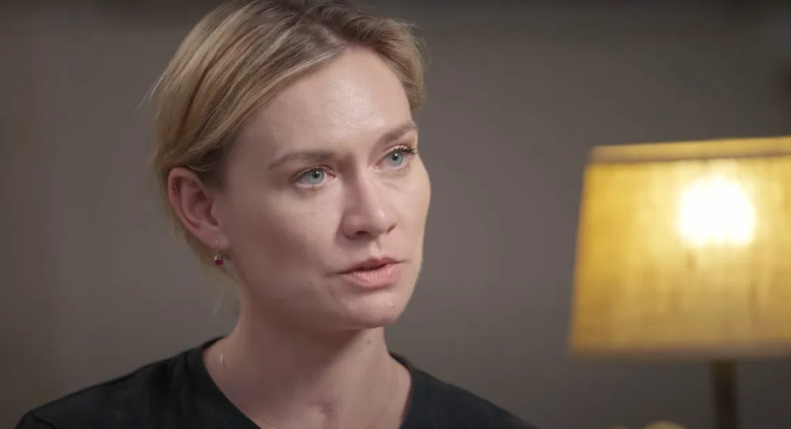 Машкова переживает, что ее отца могут судить за поддержку пропаганды Кремля. dqxikeidqxidqrant