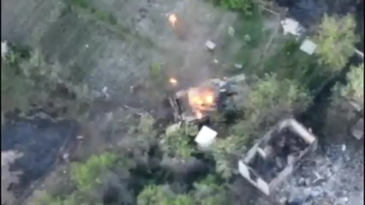 Горящий танк рашистов dqxikeidqxidqrant