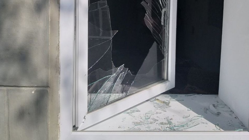 Оккупанты нанесли 18 ракетных ударов по поселку на Запорожье: погиб человек