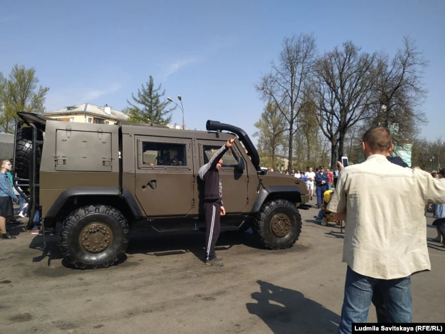Псков, армейский автомобиль